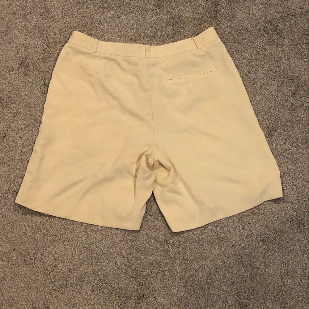 Liz Golf Liz Claiborne Women’s Yellow Golf Walking Shorts Size 12 100% Silk - Picture 5 of 6